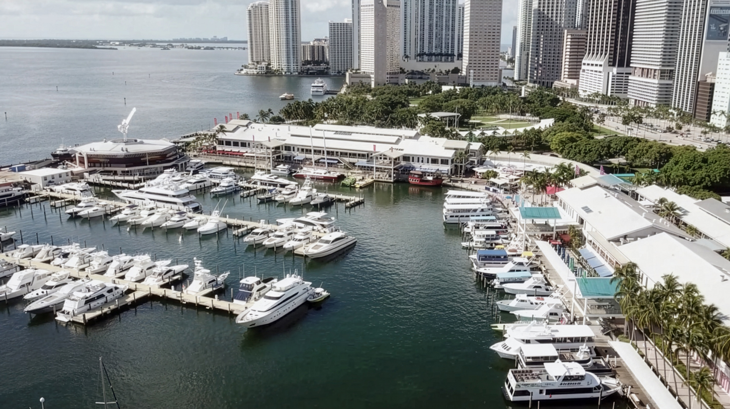 Miami Sightseeing Cruises Guide 2026 featuring Biscayne Bay skyline views, island neighborhoods, and cruise planning tips